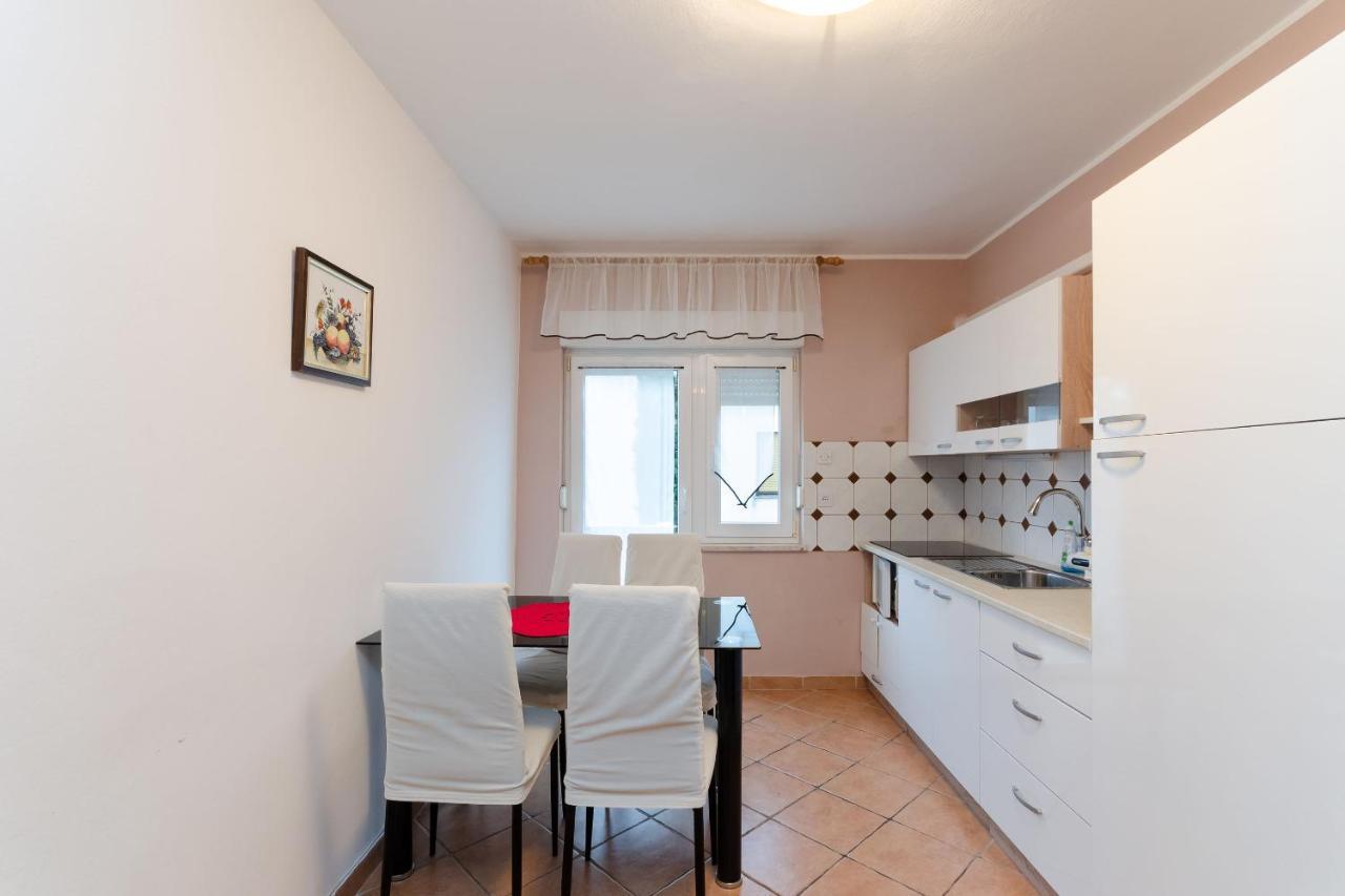 Apartments And Room Mirjana ドラマリ エクステリア 写真