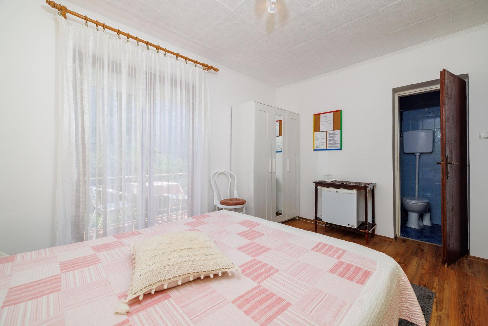 Apartments And Room Mirjana ドラマリ エクステリア 写真