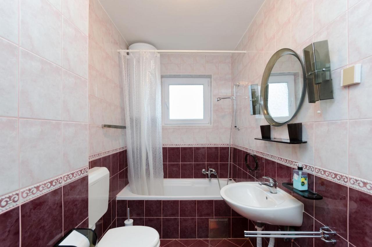 Apartments And Room Mirjana ドラマリ エクステリア 写真